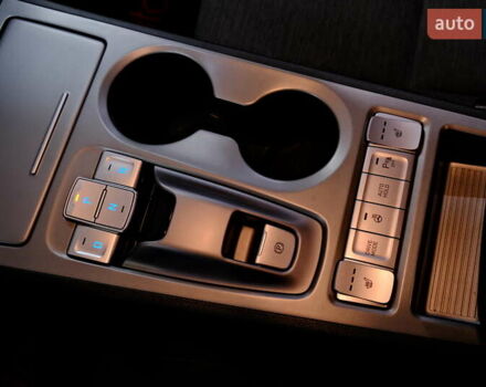 Серый Хендай Kona, объемом двигателя 0 л и пробегом 88 тыс. км за 20300 $, фото 20 на Automoto.ua