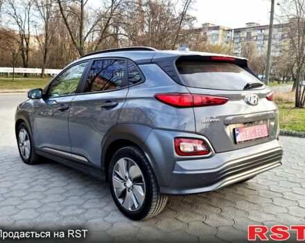Сірий Хендай Kona, об'ємом двигуна 0 л та пробігом 86 тис. км за 18200 $, фото 4 на Automoto.ua