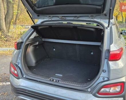 Сірий Хендай Kona, об'ємом двигуна 0 л та пробігом 42 тис. км за 22200 $, фото 7 на Automoto.ua