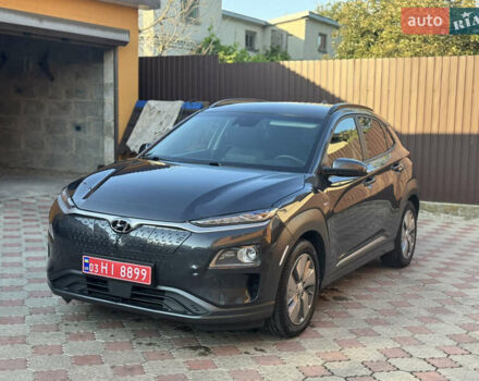 Сірий Хендай Kona, об'ємом двигуна 0 л та пробігом 40 тис. км за 16799 $, фото 1 на Automoto.ua