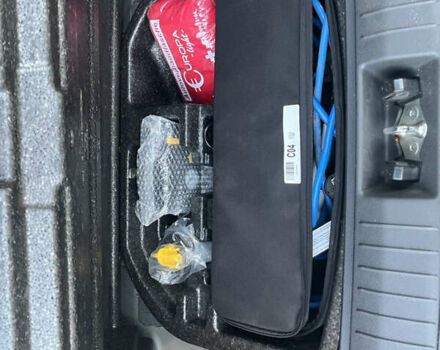 Серый Хендай Kona, объемом двигателя 0 л и пробегом 75 тыс. км за 15200 $, фото 7 на Automoto.ua