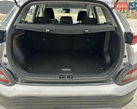 Серый Хендай Kona, объемом двигателя 0 л и пробегом 62 тыс. км за 18900 $, фото 50 на Automoto.ua
