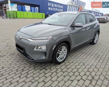 Сірий Хендай Kona, об'ємом двигуна 0 л та пробігом 55 тис. км за 14999 $, фото 3 на Automoto.ua