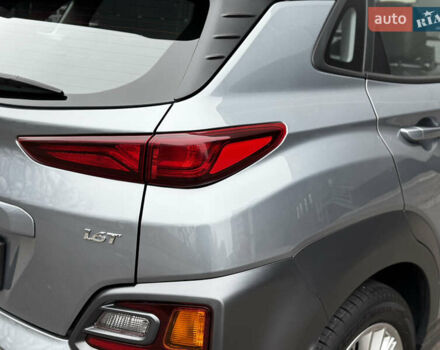 Сірий Хендай Kona, об'ємом двигуна 1.6 л та пробігом 32 тис. км за 18999 $, фото 8 на Automoto.ua