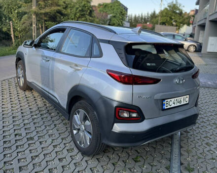 Сірий Хендай Kona, об'ємом двигуна 0 л та пробігом 91 тис. км за 16999 $, фото 4 на Automoto.ua