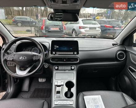 Сірий Хендай Kona, об'ємом двигуна 0 л та пробігом 61 тис. км за 18800 $, фото 32 на Automoto.ua