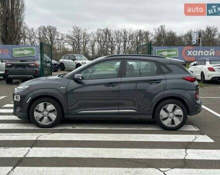 Серый Хендай Kona, объемом двигателя 0 л и пробегом 95 тыс. км за 17200 $, фото 8 на Automoto.ua