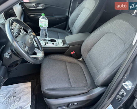 Сірий Хендай Kona, об'ємом двигуна 0 л та пробігом 230 тис. км за 14900 $, фото 20 на Automoto.ua