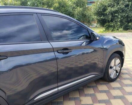 Сірий Хендай Kona, об'ємом двигуна 0 л та пробігом 136 тис. км за 17200 $, фото 3 на Automoto.ua