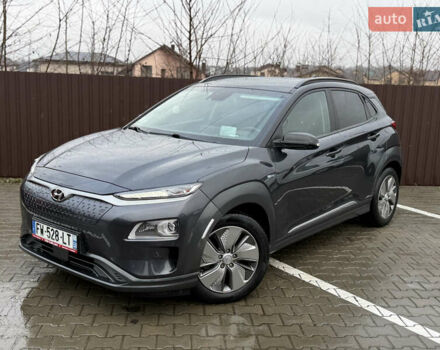 Серый Хендай Kona, объемом двигателя 0 л и пробегом 118 тыс. км за 18600 $, фото 1 на Automoto.ua