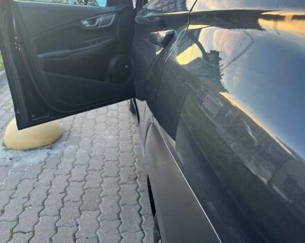 Сірий Хендай Kona, об'ємом двигуна 0 л та пробігом 50 тис. км за 17800 $, фото 10 на Automoto.ua