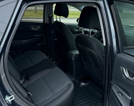 Сірий Хендай Kona, об'ємом двигуна 0 л та пробігом 41 тис. км за 20500 $, фото 10 на Automoto.ua