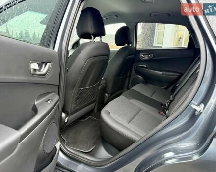 Серый Хендай Kona, объемом двигателя 0 л и пробегом 74 тыс. км за 15250 $, фото 87 на Automoto.ua