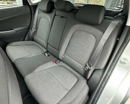 Серый Хендай Kona, объемом двигателя 0 л и пробегом 62 тыс. км за 18900 $, фото 28 на Automoto.ua