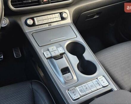 Сірий Хендай Kona, об'ємом двигуна 0 л та пробігом 42 тис. км за 22200 $, фото 21 на Automoto.ua