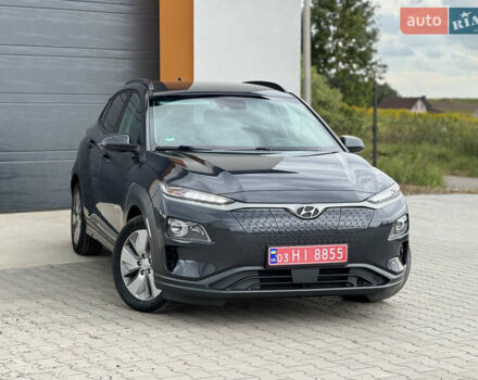 Серый Хендай Kona, объемом двигателя 0 л и пробегом 62 тыс. км за 16900 $, фото 1 на Automoto.ua