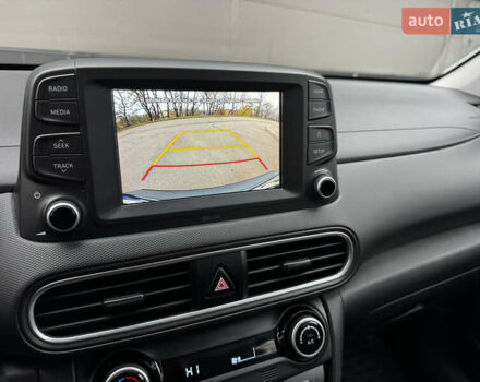 Сірий Хендай Kona, об'ємом двигуна 1.6 л та пробігом 32 тис. км за 18999 $, фото 31 на Automoto.ua