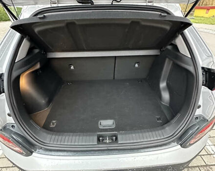 Серый Хендай Kona, объемом двигателя 0 л и пробегом 38 тыс. км за 18999 $, фото 14 на Automoto.ua