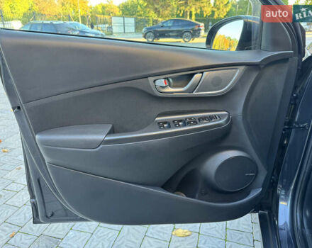 Сірий Хендай Kona, об'ємом двигуна 0 л та пробігом 114 тис. км за 15999 $, фото 11 на Automoto.ua