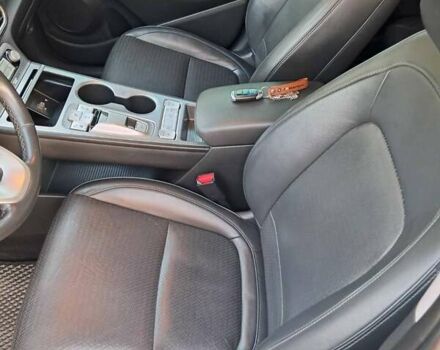 Сірий Хендай Kona, об'ємом двигуна 0 л та пробігом 63 тис. км за 17950 $, фото 9 на Automoto.ua