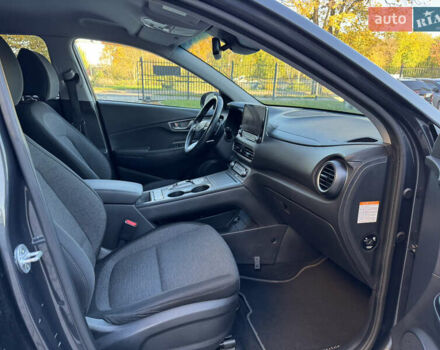 Сірий Хендай Kona, об'ємом двигуна 0 л та пробігом 114 тис. км за 15999 $, фото 37 на Automoto.ua