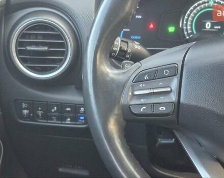 Сірий Хендай Kona, об'ємом двигуна 0 л та пробігом 42 тис. км за 22200 $, фото 25 на Automoto.ua