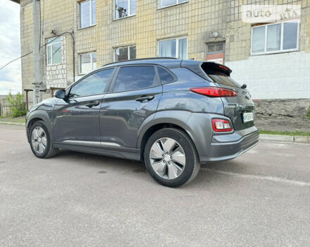 Сірий Хендай Kona, об'ємом двигуна 0 л та пробігом 93 тис. км за 17300 $, фото 2 на Automoto.ua