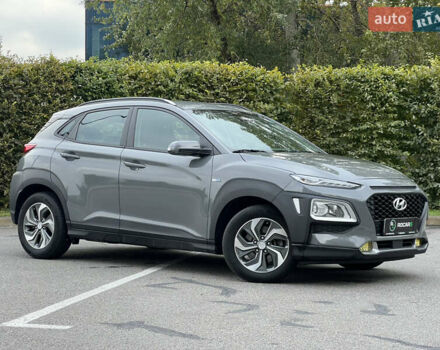 Серый Хендай Kona, объемом двигателя 1.6 л и пробегом 54 тыс. км за 20950 $, фото 3 на Automoto.ua