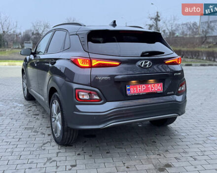 Серый Хендай Kona, объемом двигателя 0 л и пробегом 98 тыс. км за 18300 $, фото 30 на Automoto.ua