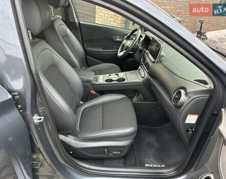 Серый Хендай Kona, объемом двигателя 0 л и пробегом 117 тыс. км за 17500 $, фото 19 на Automoto.ua