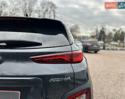 Сірий Хендай Kona, об'ємом двигуна 0 л та пробігом 61 тис. км за 18800 $, фото 12 на Automoto.ua