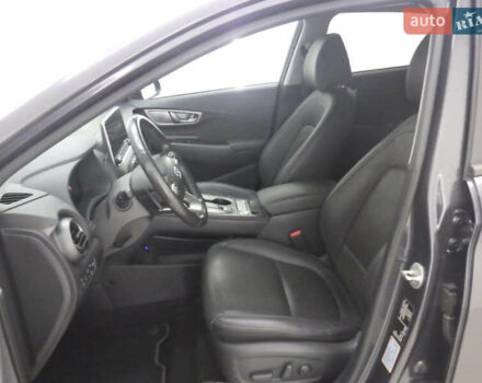 Сірий Хендай Kona, об'ємом двигуна 0 л та пробігом 78 тис. км за 18300 $, фото 6 на Automoto.ua