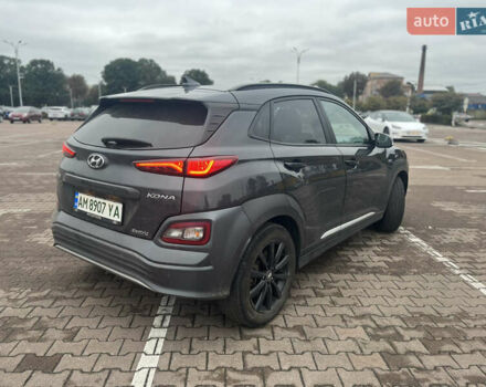 Серый Хендай Kona, объемом двигателя 0 л и пробегом 98 тыс. км за 17700 $, фото 12 на Automoto.ua