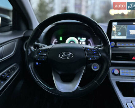 Серый Хендай Kona, объемом двигателя 0 л и пробегом 137 тыс. км за 17500 $, фото 92 на Automoto.ua