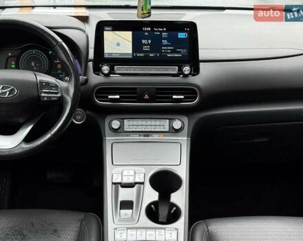 Сірий Хендай Kona, об'ємом двигуна 0 л та пробігом 61 тис. км за 17700 $, фото 50 на Automoto.ua