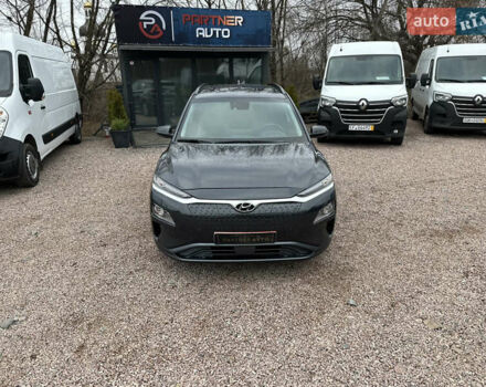 Сірий Хендай Kona, об'ємом двигуна 0 л та пробігом 61 тис. км за 18800 $, фото 1 на Automoto.ua