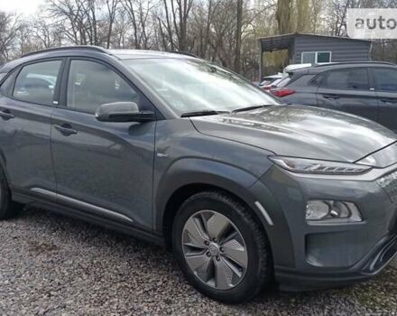 Сірий Хендай Kona, об'ємом двигуна 0 л та пробігом 63 тис. км за 18500 $, фото 5 на Automoto.ua