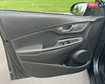 Сірий Хендай Kona, об'ємом двигуна 0 л та пробігом 50 тис. км за 14999 $, фото 30 на Automoto.ua