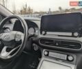 Сірий Хендай Kona, об'ємом двигуна 0 л та пробігом 55 тис. км за 14999 $, фото 11 на Automoto.ua