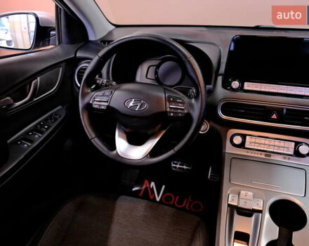 Серый Хендай Kona, объемом двигателя 0 л и пробегом 88 тыс. км за 20300 $, фото 47 на Automoto.ua