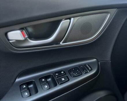 Серый Хендай Kona, объемом двигателя 0 л и пробегом 30 тыс. км за 21100 $, фото 56 на Automoto.ua