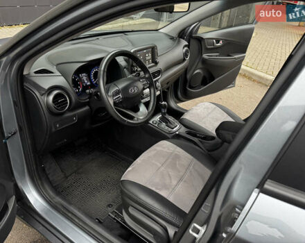 Сірий Хендай Kona, об'ємом двигуна 1.6 л та пробігом 32 тис. км за 18999 $, фото 13 на Automoto.ua