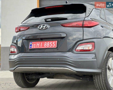 Серый Хендай Kona, объемом двигателя 0 л и пробегом 62 тыс. км за 16900 $, фото 17 на Automoto.ua