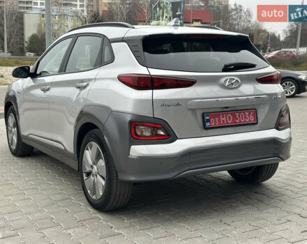 Серый Хендай Kona, объемом двигателя 0 л и пробегом 62 тыс. км за 18900 $, фото 11 на Automoto.ua