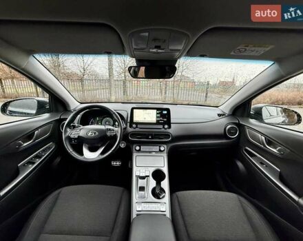 Серый Хендай Kona, объемом двигателя 0 л и пробегом 74 тыс. км за 15250 $, фото 91 на Automoto.ua