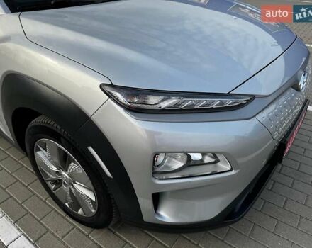 Серый Хендай Kona, объемом двигателя 0 л и пробегом 136 тыс. км за 16700 $, фото 8 на Automoto.ua