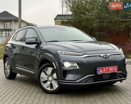 Серый Хендай Kona, объемом двигателя 0 л и пробегом 74 тыс. км за 15250 $, фото 1 на Automoto.ua