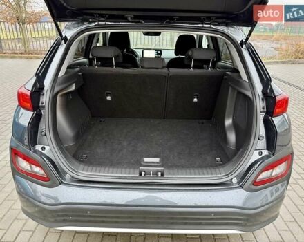 Серый Хендай Kona, объемом двигателя 0 л и пробегом 74 тыс. км за 15250 $, фото 95 на Automoto.ua