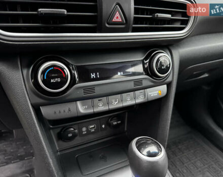 Сірий Хендай Kona, об'ємом двигуна 1.6 л та пробігом 32 тис. км за 18999 $, фото 29 на Automoto.ua