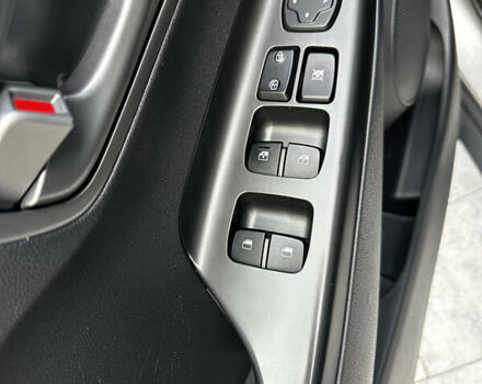 Серый Хендай Kona, объемом двигателя 0 л и пробегом 40 тыс. км за 18200 $, фото 6 на Automoto.ua